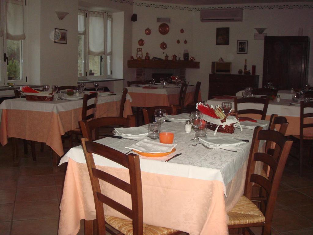 Вілла Agriturismo Cascina Vrona Monteu Roero Екстер'єр фото